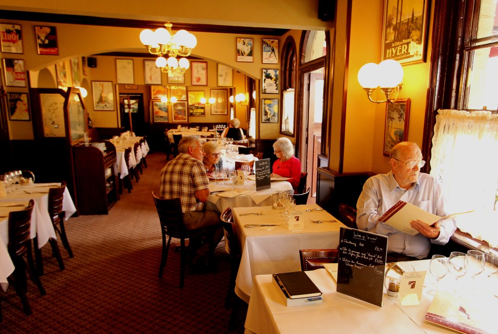 Parisienne Restaurant Romsey 3