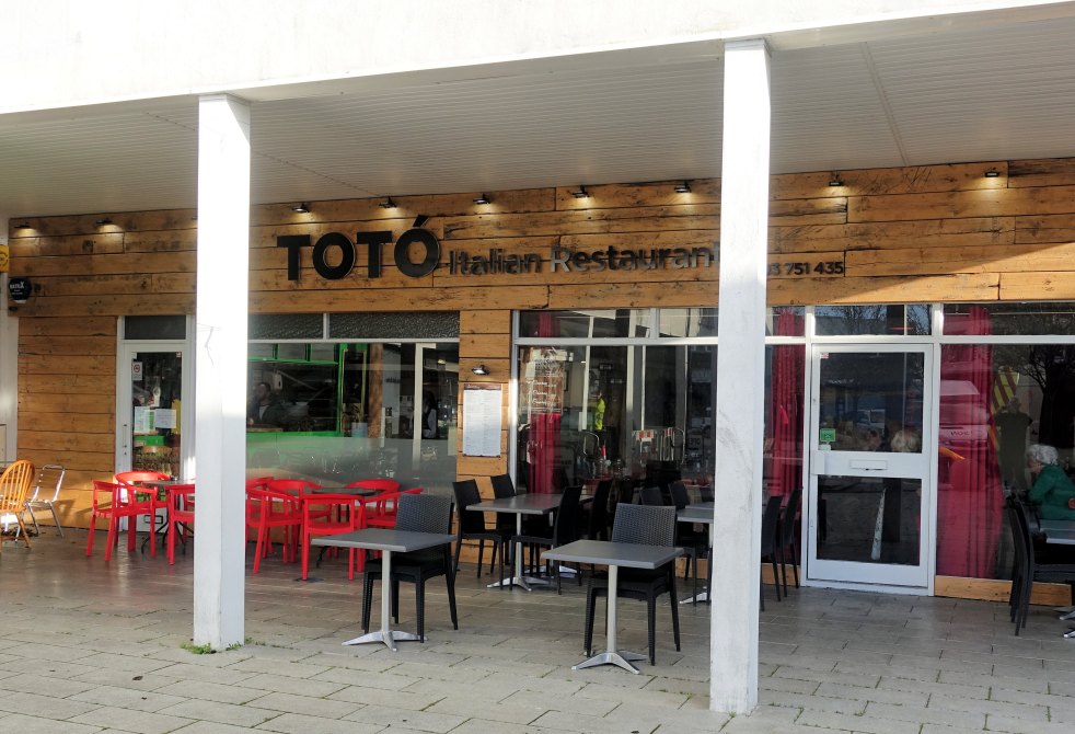 To to Restaurant exterior